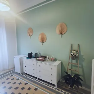Affittacamere Gialla Ridi Che Ti Passa, Alassio